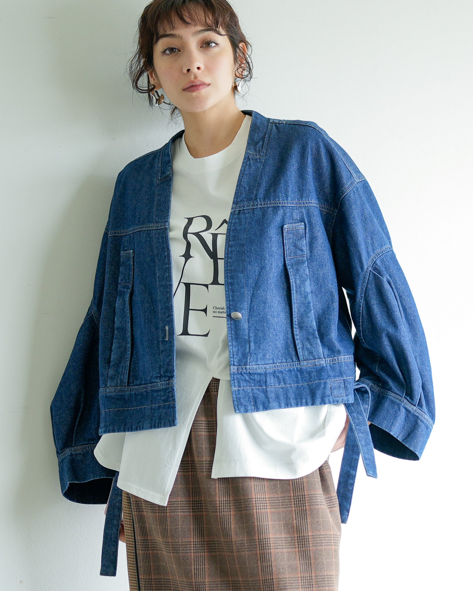 イウエンマトフ◎25SS ノーカラーデニムジャケット 8/7~予約]ノーカラーデニムジャケット – Lallia Mù