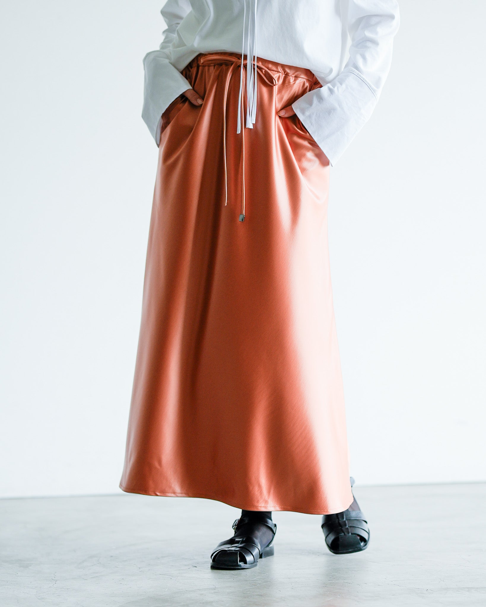 サテンナロースカート – Lallia Mù