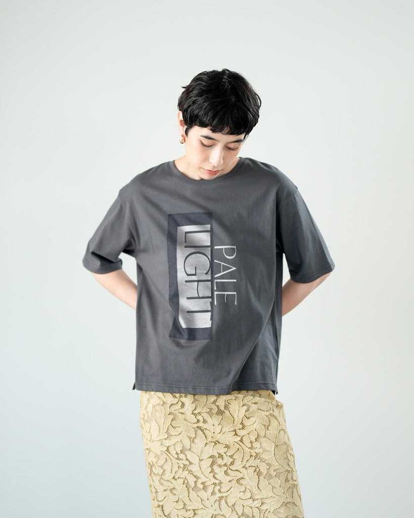 メタリックプリントTシャツ – Lallia Mù