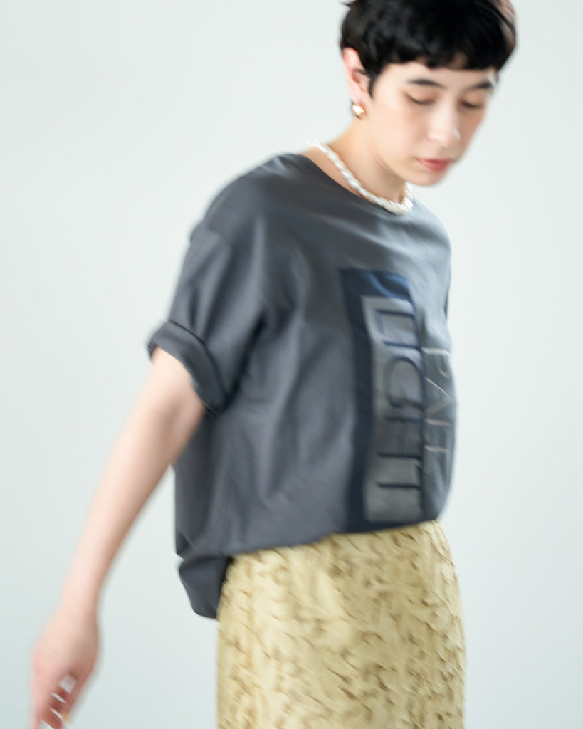 メタリックプリントTシャツ – Lallia Mù