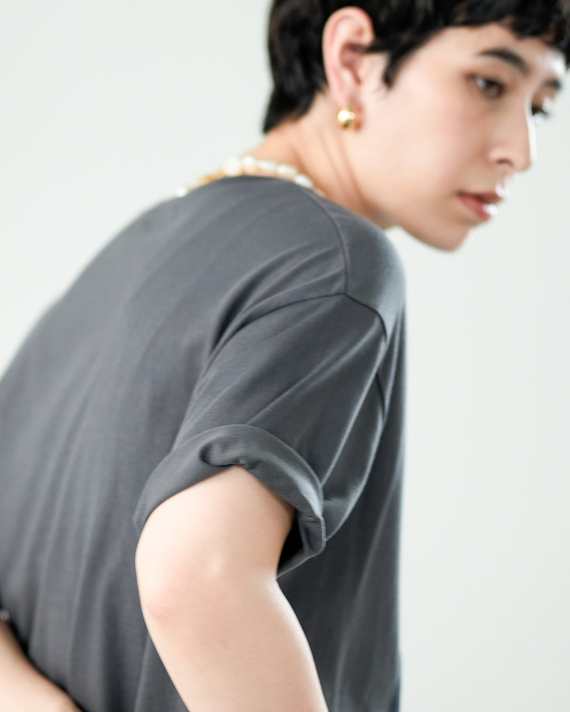  Glenn MartensメタリックプリントTシャツ メタリックプリントTシャツ – Lallia Mù