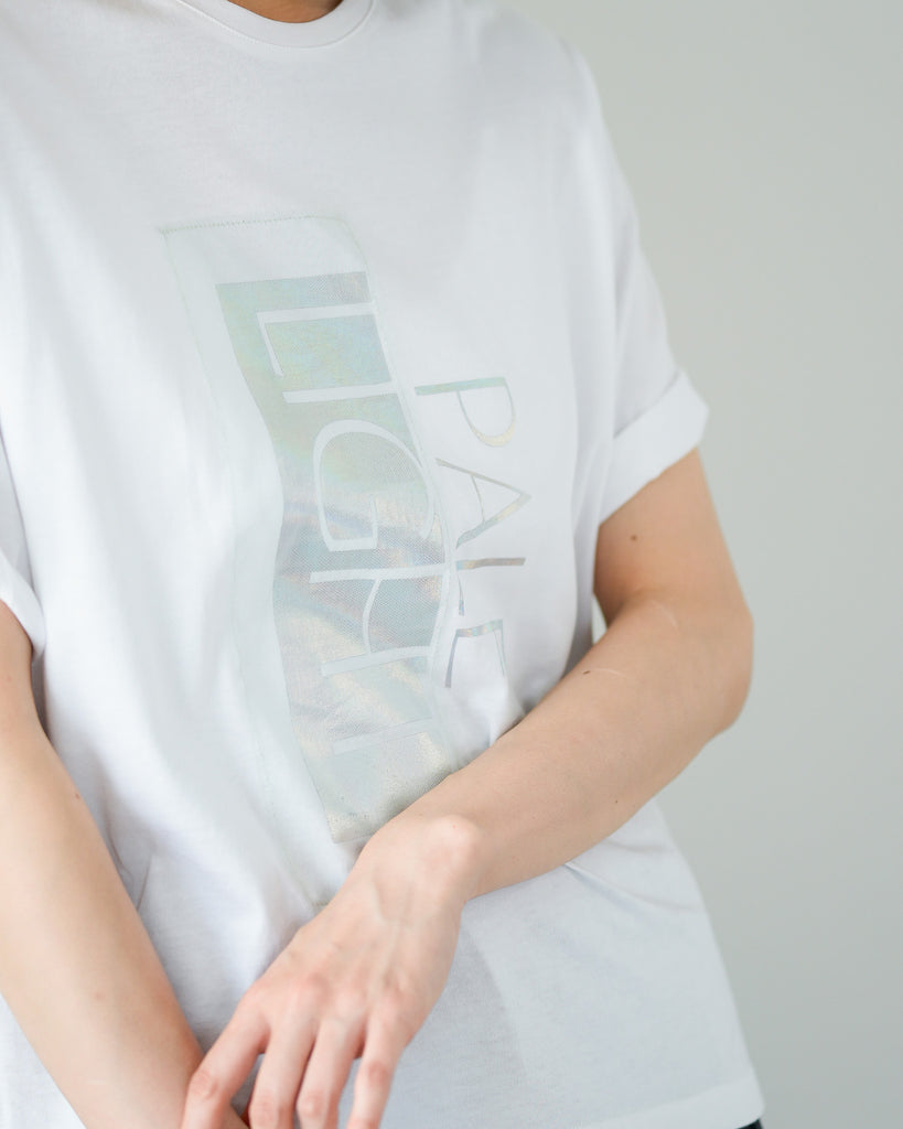  Glenn MartensメタリックプリントTシャツ メタリックプリントTシャツ – Lallia Mù